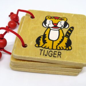 Tweedehands houten boekjes met dieren