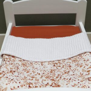 Tweedehands houten poppenbedje