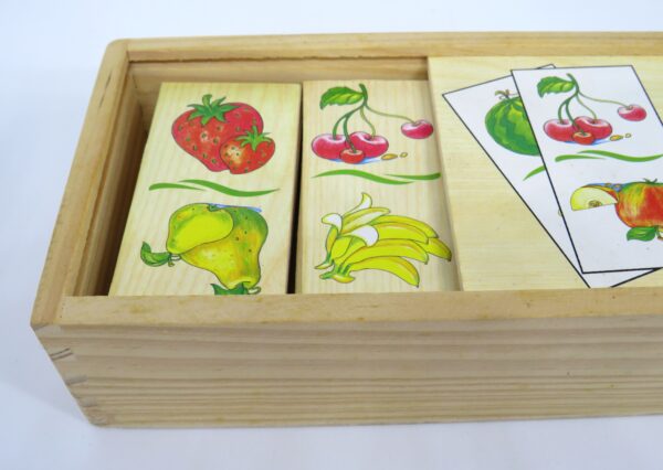 Tweedehands houten speelgoed domino spel fruit