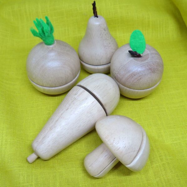Tweedehands houten speelgoed eten